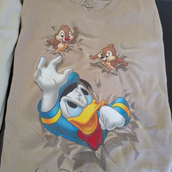 **Sold on eBay**2 Walt Disney World T-shirts XL - Picture 2 of 6